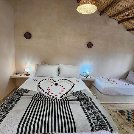 Les Jardins D Amizmiz 6 Piscines Bed & Breakfast Wawizelte Bagian luar foto
