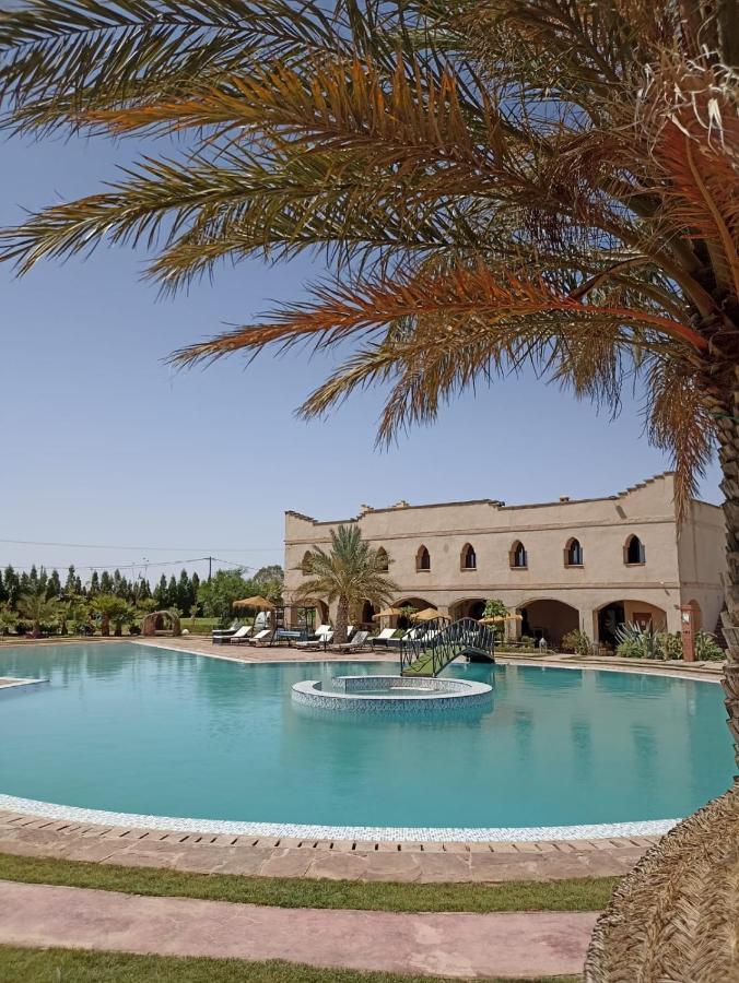 Les Jardins D Amizmiz 6 Piscines Bed & Breakfast Wawizelte Bagian luar foto