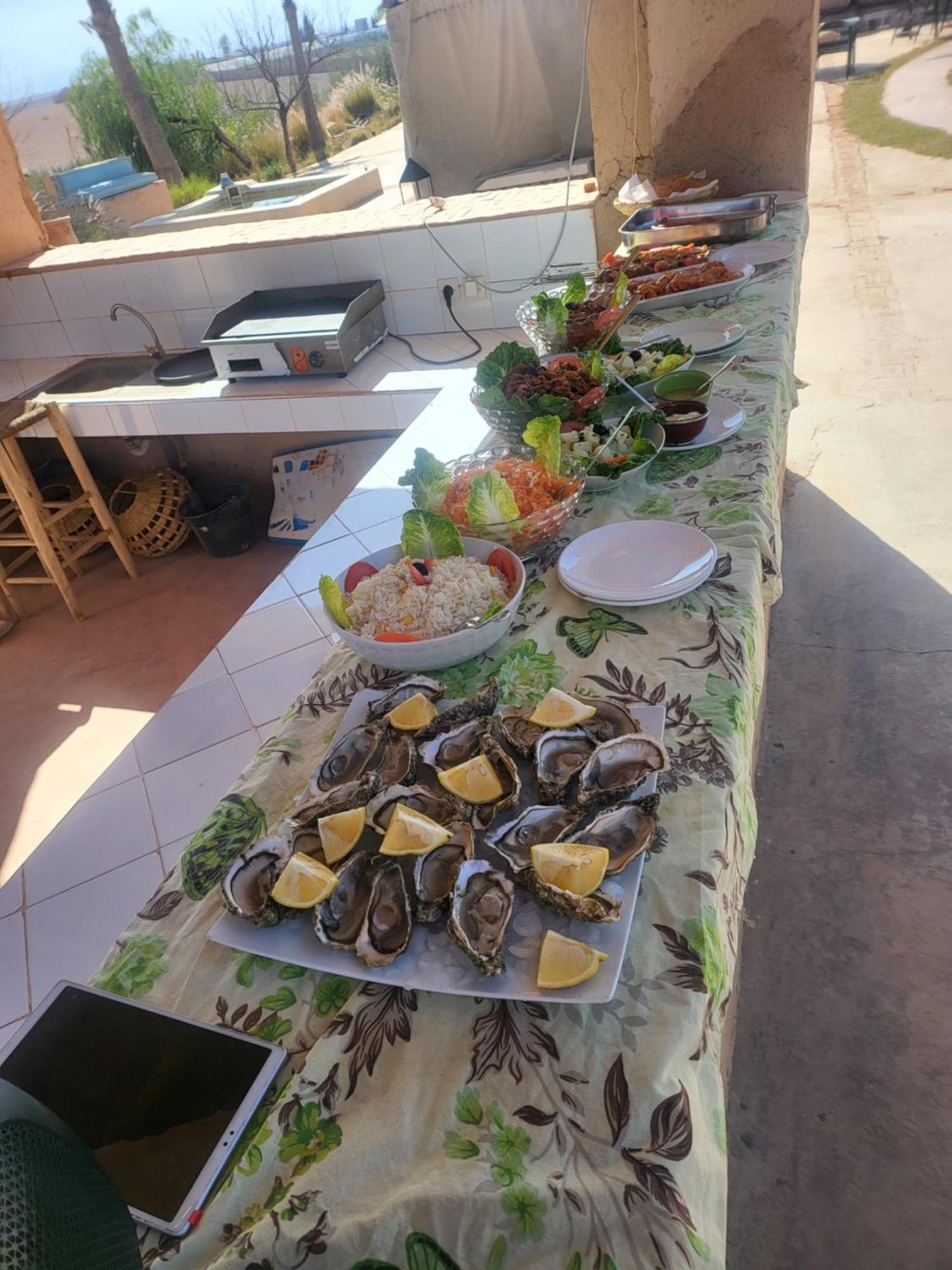 Les Jardins D Amizmiz 6 Piscines Bed & Breakfast Wawizelte Bagian luar foto