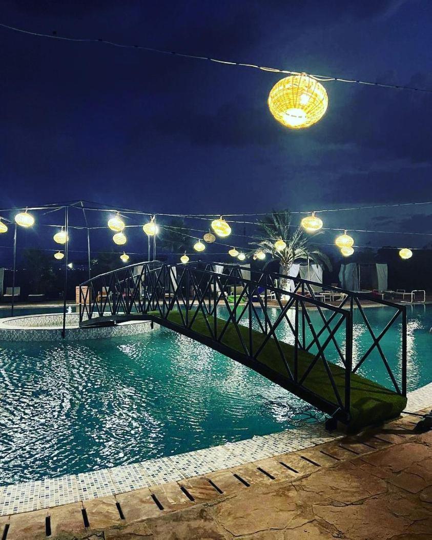 Les Jardins D Amizmiz 6 Piscines Bed & Breakfast Wawizelte Bagian luar foto