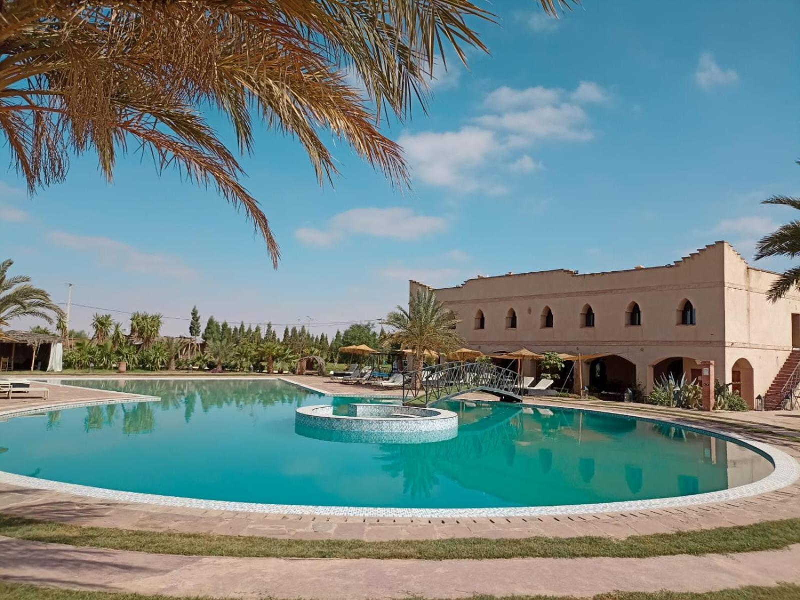 Les Jardins D Amizmiz 6 Piscines Bed & Breakfast Wawizelte Bagian luar foto