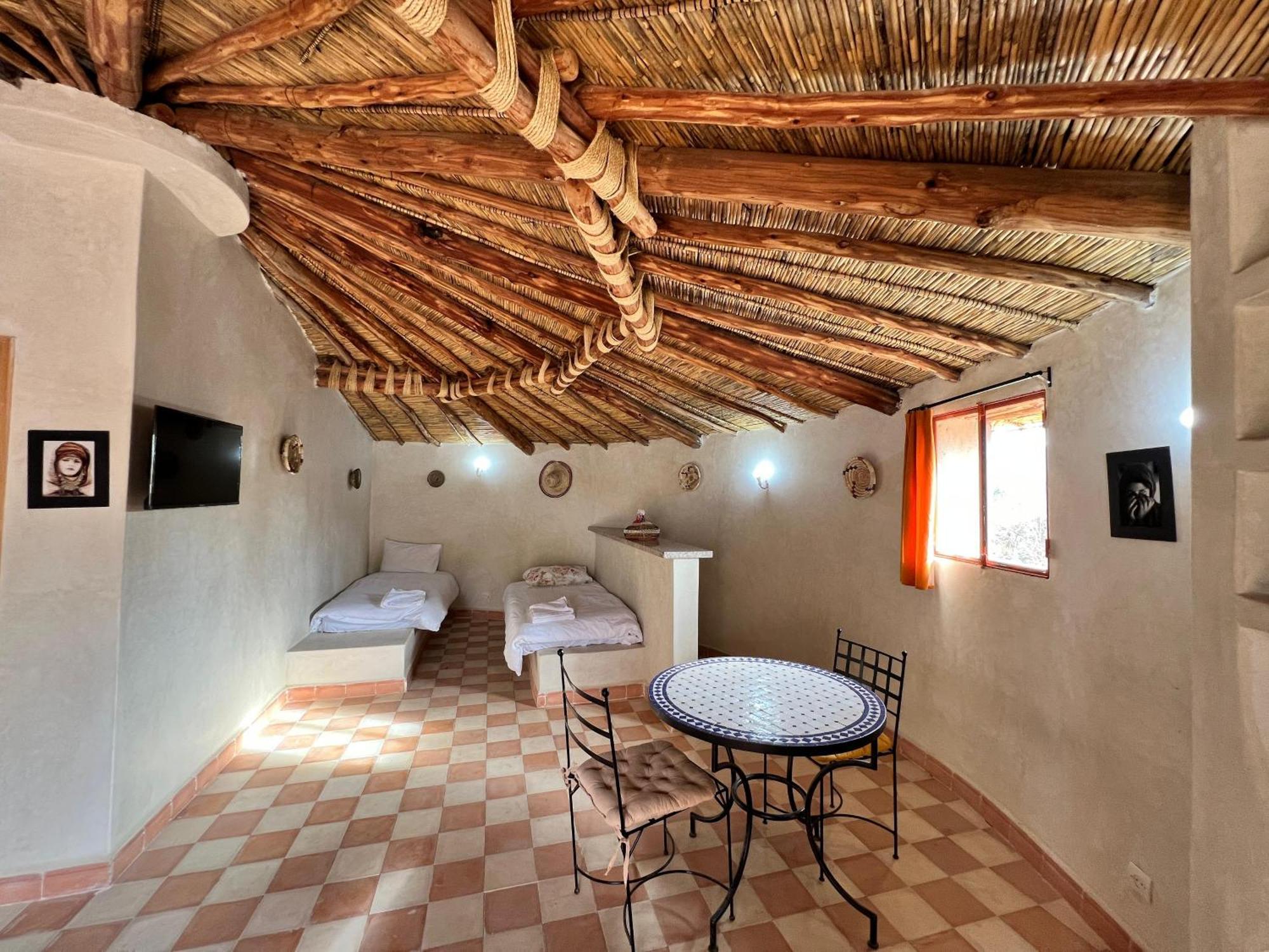 Les Jardins D Amizmiz 6 Piscines Bed & Breakfast Wawizelte Bagian luar foto
