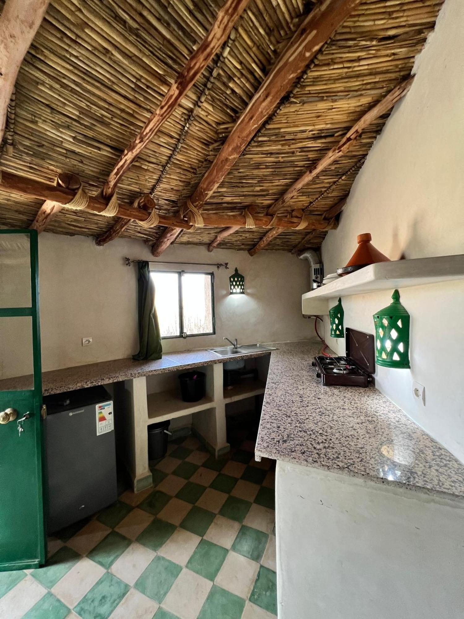 Les Jardins D Amizmiz 6 Piscines Bed & Breakfast Wawizelte Bagian luar foto