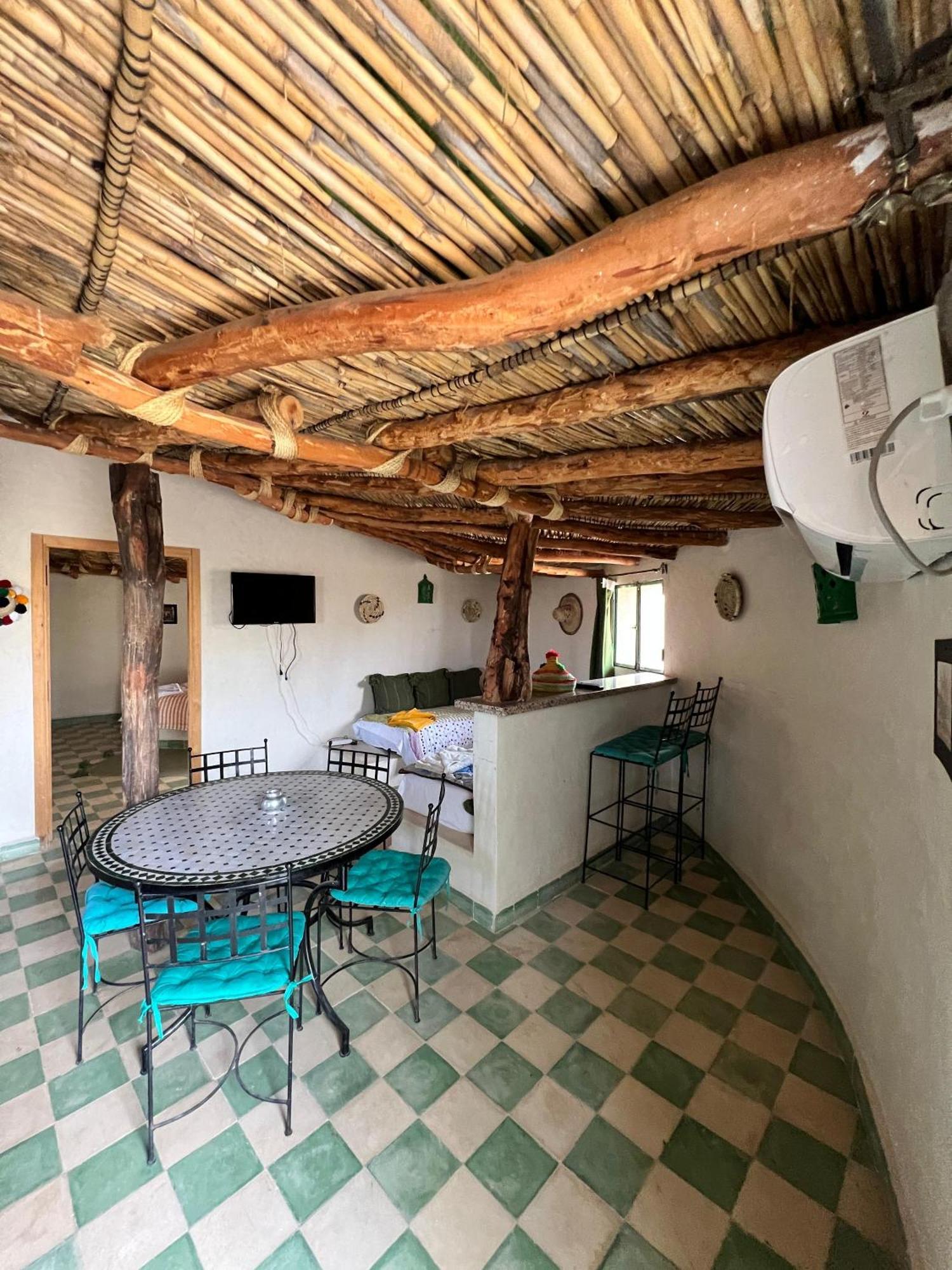 Les Jardins D Amizmiz 6 Piscines Bed & Breakfast Wawizelte Bagian luar foto