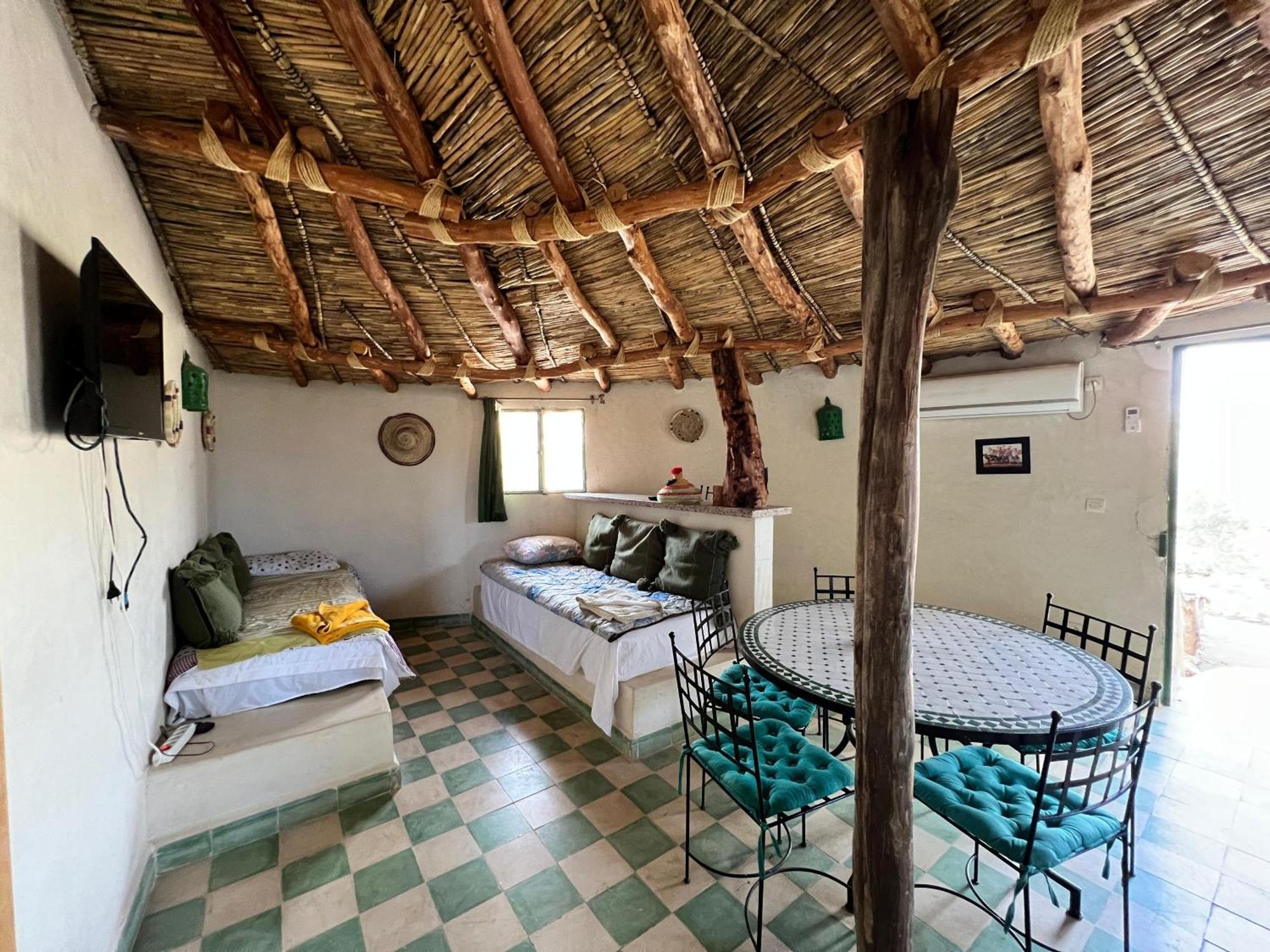 Les Jardins D Amizmiz 6 Piscines Bed & Breakfast Wawizelte Bagian luar foto