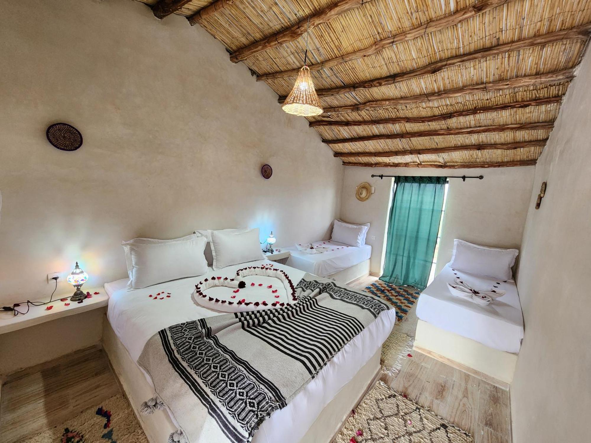 Les Jardins D Amizmiz 6 Piscines Bed & Breakfast Wawizelte Bagian luar foto