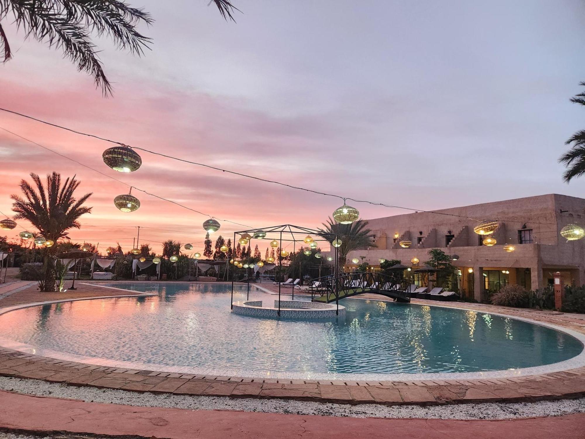 Les Jardins D Amizmiz 6 Piscines Bed & Breakfast Wawizelte Bagian luar foto