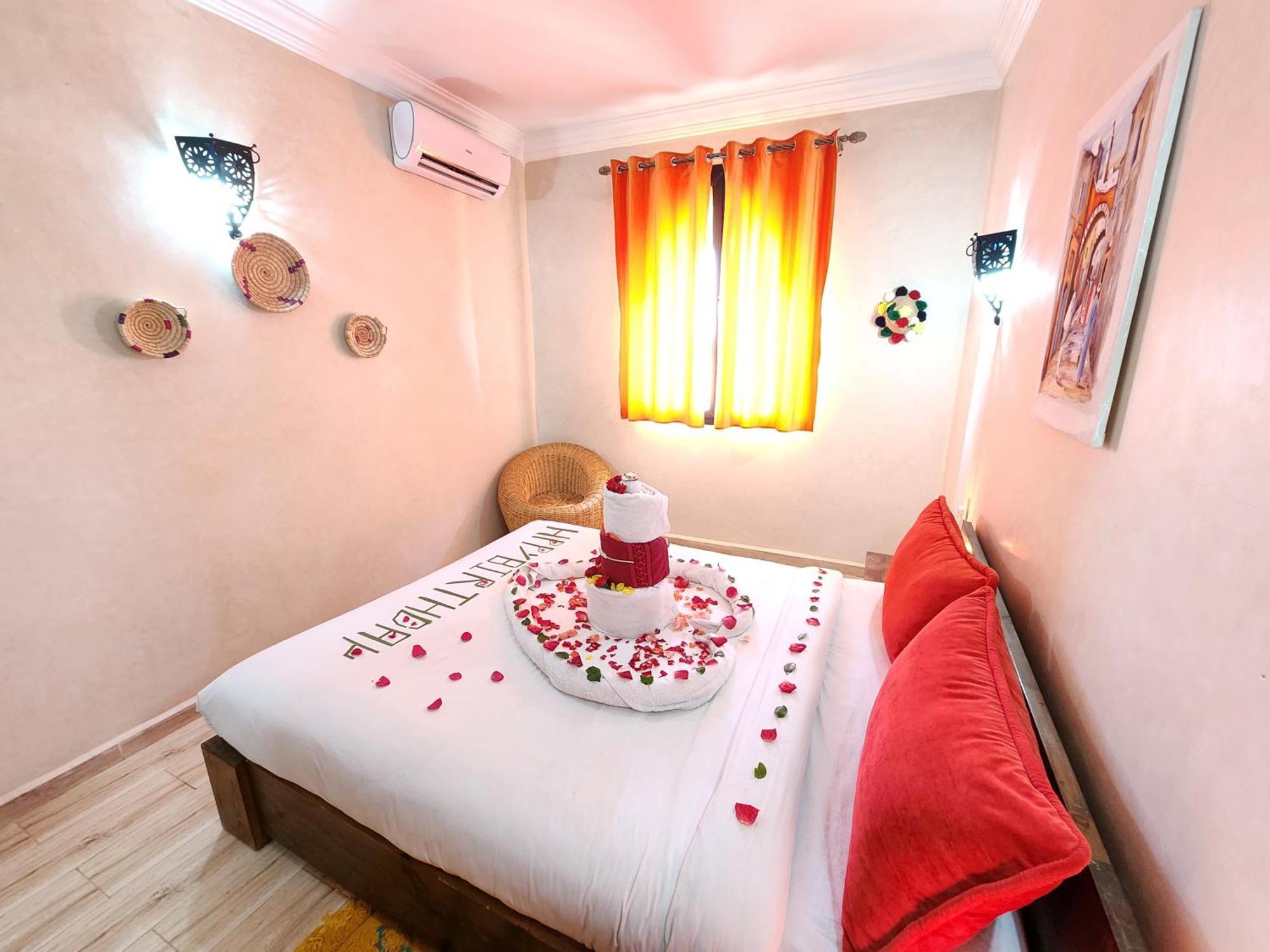 Les Jardins D Amizmiz 6 Piscines Bed & Breakfast Wawizelte Bagian luar foto