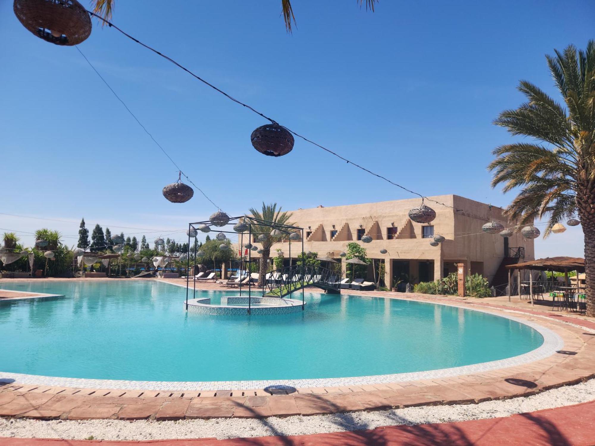 Les Jardins D Amizmiz 6 Piscines Bed & Breakfast Wawizelte Bagian luar foto