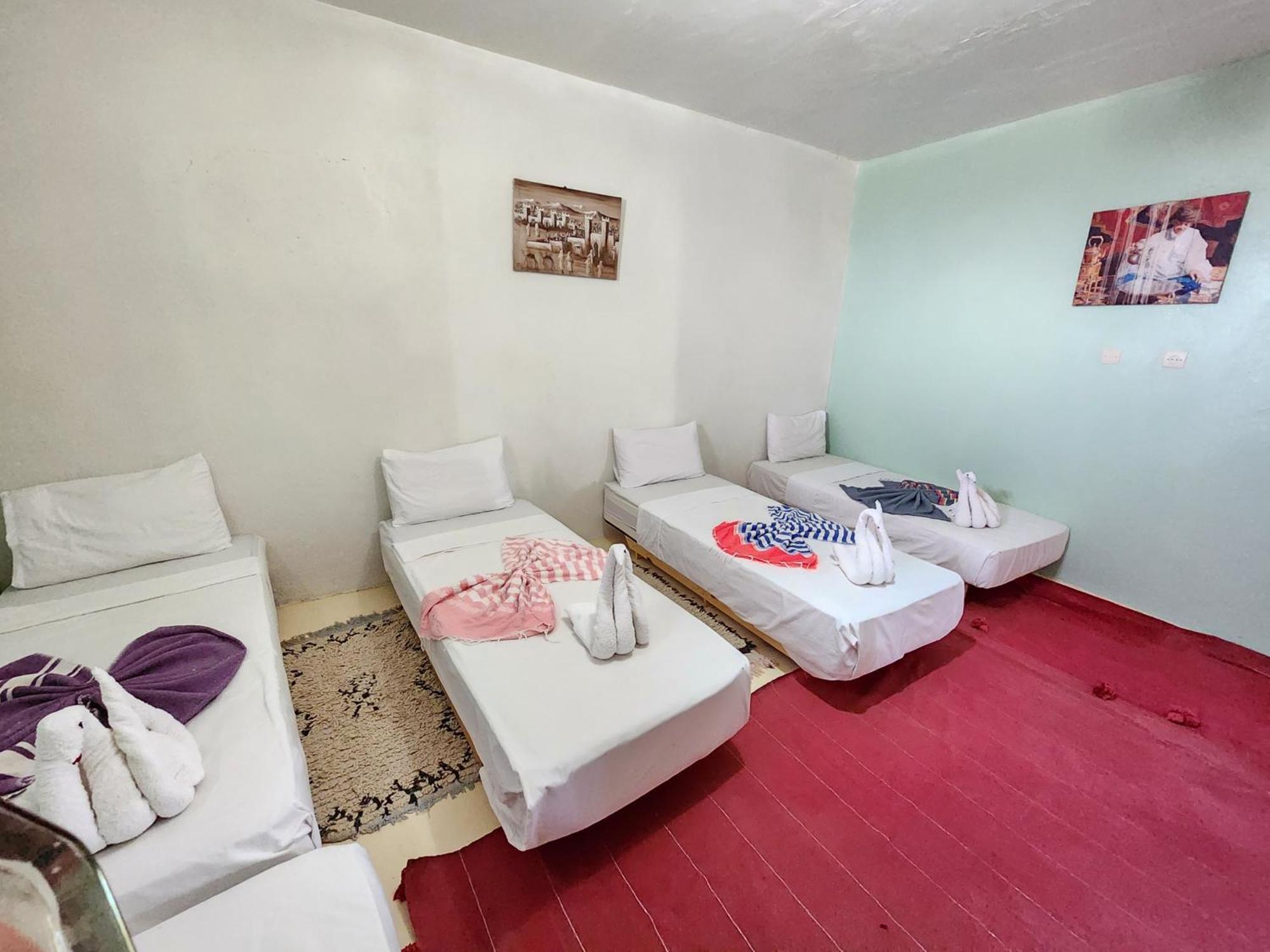 Les Jardins D Amizmiz 6 Piscines Bed & Breakfast Wawizelte Bagian luar foto