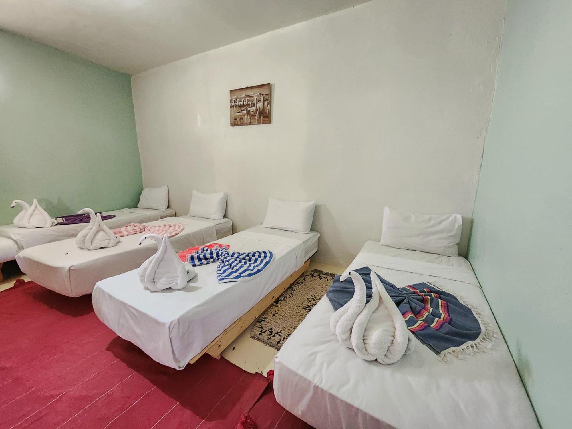 Les Jardins D Amizmiz 6 Piscines Bed & Breakfast Wawizelte Bagian luar foto